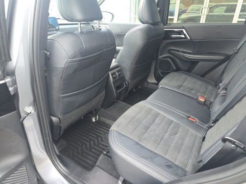 Used 2024 Mitsubishi Outlander SE image 26