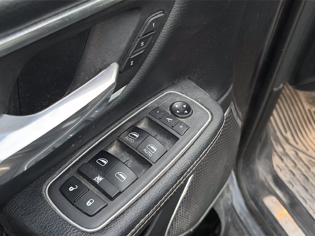 Used 2021 RAM 1500 Laramie AWD/4WD image 18