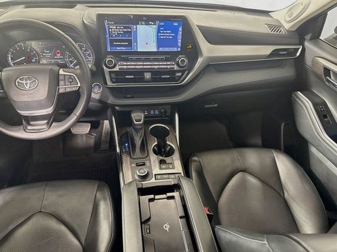 Used 2022 Toyota Highlander Platinum AWD/4WD image 24