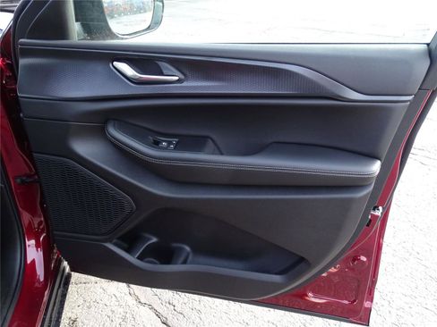 Used 2025 Jeep Grand Cherokee L Altitude image 6