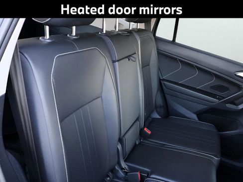 Used 2024 Volkswagen Tiguan SE image 16