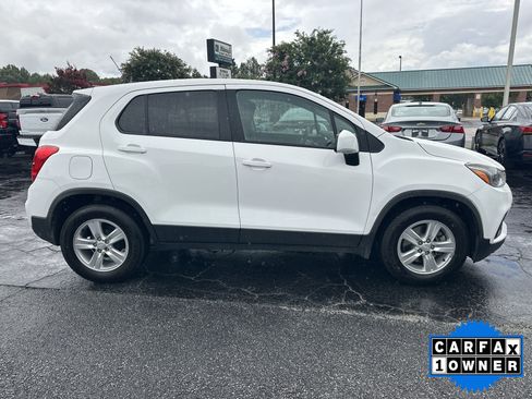 Used 2019 Chevrolet Trax LS w/ Tint and Cruise Package FWD image 8