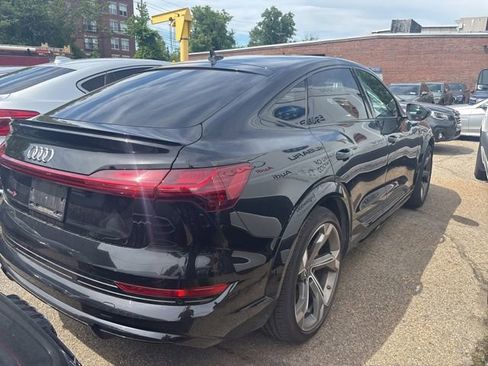 Used 2022 Audi e-tron S Prestige w/ Prestige Package AWD/4WD image 8