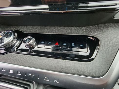 New 2026 Ford Expedition Tremor image 30