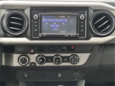 Used 2016 Toyota Tacoma SR5 AWD/4WD image 22