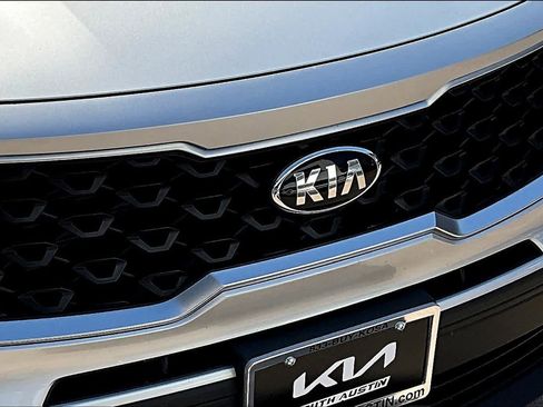Certified 2021 Kia Sorento LX image 29