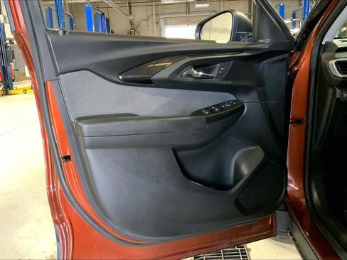 Used 2021 Chevrolet TrailBlazer LS image 22