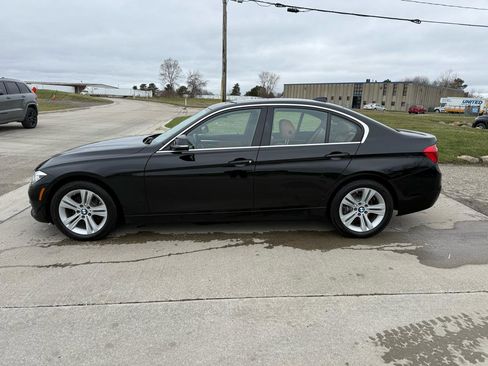 Used 2018 BMW 330i xDrive Sedan w/ Convenience Package AWD/4WD image 8