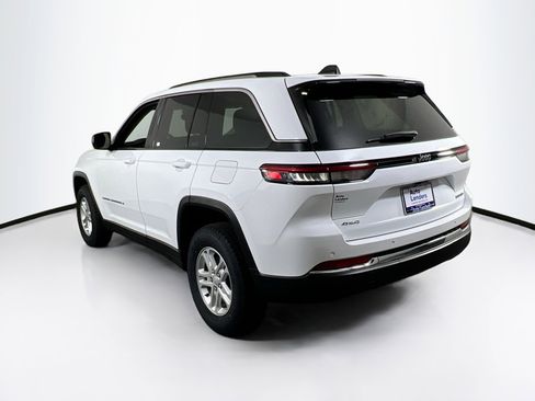 Used 2023 Jeep Grand Cherokee Laredo image 7