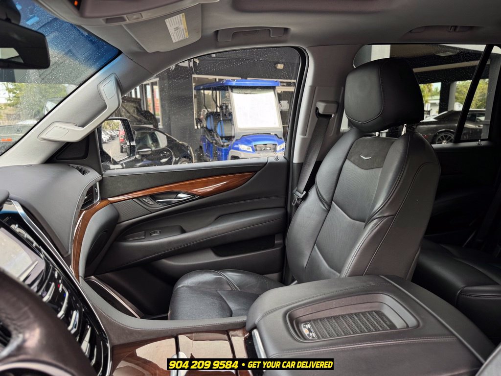 Used 2020 Cadillac Escalade Luxury AWD/4WD image 20