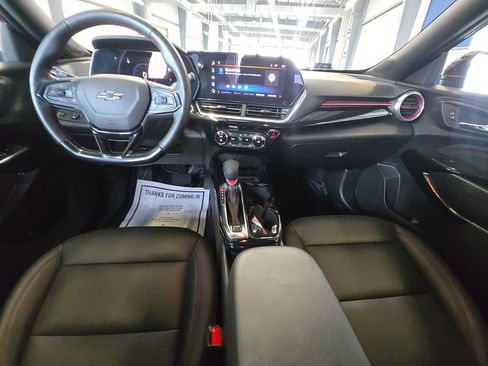 Used 2024 Chevrolet Trax RS w/ Sunroof Package FWD image 21