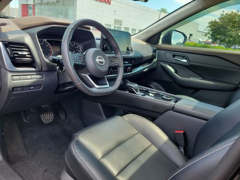 Certified 2023 Nissan Rogue SL w/ SL Premium Package AWD/4WD image 19