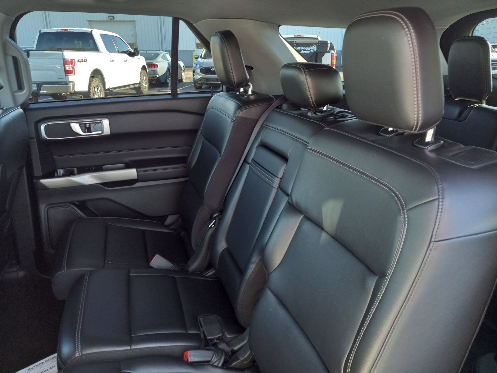 Used 2023 Ford Explorer XLT w/ Equipment Group 202A RWD image 15