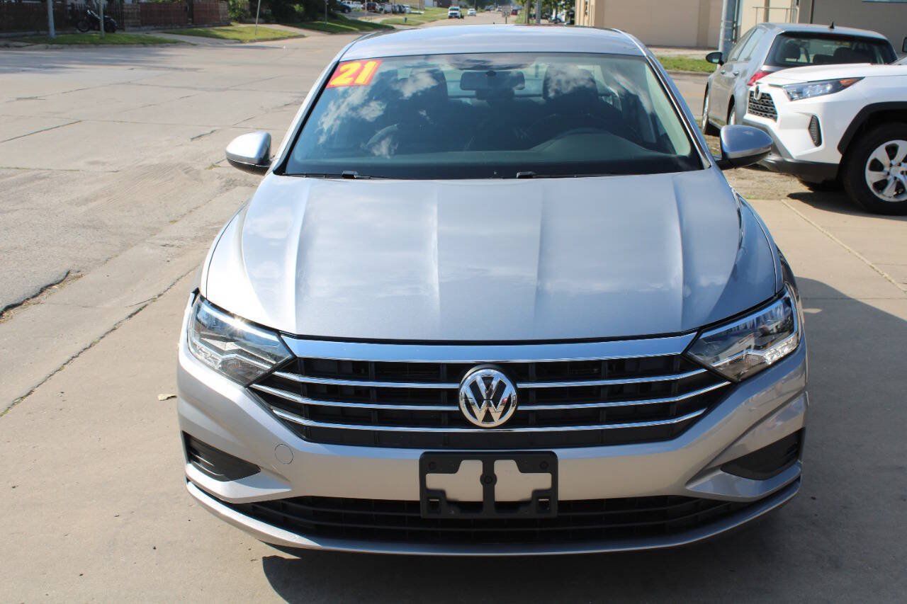 Used 2021 Volkswagen Jetta R-Line FWD image 3