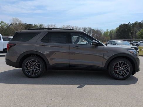 New 2026 Ford Explorer ST AWD/4WD image 3