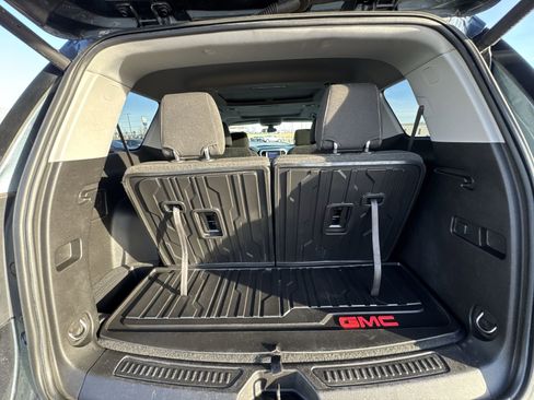 Used 2020 GMC Acadia SLE w/ Driver Convenience Package image 25