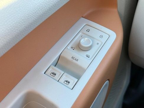 New 2025 Volkswagen ID. Buzz 1st Edition image 16