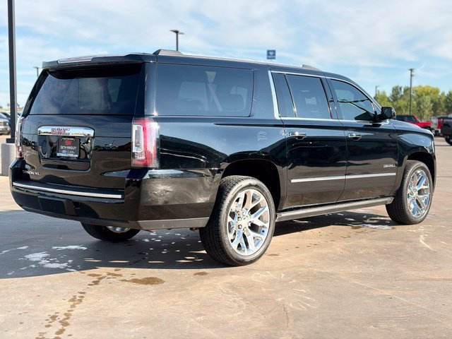 Used 2020 GMC Yukon XL Denali w/ Denali Premium Package AWD/4WD image 7