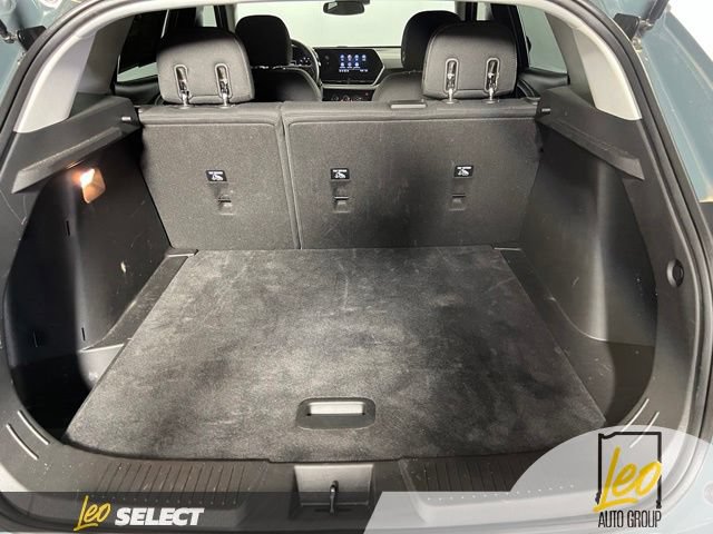 Used 2025 Chevrolet Trax LS w/ LS Convenience Package FWD image 19