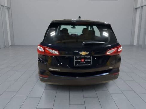 Used 2021 Chevrolet Equinox LS AWD/4WD image 7