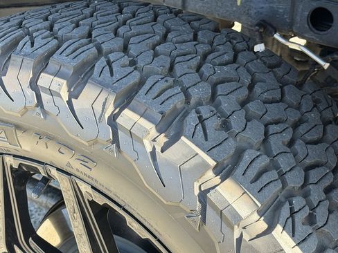 Used 2025 Ford F150 Lariat w/ Equipment Group 502A High AWD/4WD image 13