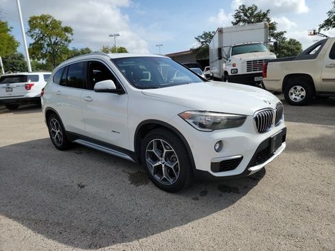 Used 2017 BMW X1 xDrive28i AWD/4WD image 3