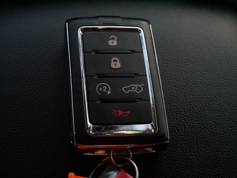 Used 2023 Jeep Grand Cherokee Limited w/ Luxury Tech Group II image 34