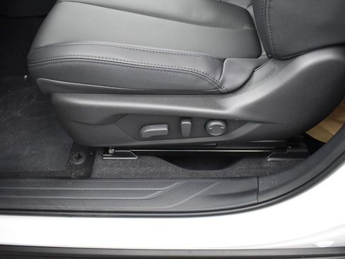 Used 2026 Subaru Outback Premium image 11