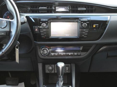 Used 2014 Toyota Corolla S image 29