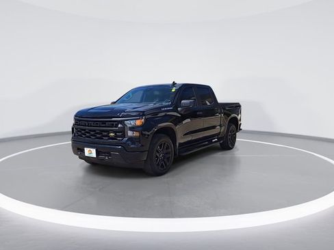Used 2025 Chevrolet Silverado 1500 Custom RWD image 3