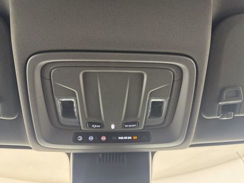 Used 2023 Chevrolet Silverado 1500 LT image 14