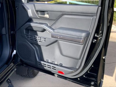 Used 2024 Toyota Tacoma TRD Off-Road image 22