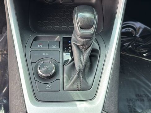 Certified 2024 Toyota RAV4 LE image 25