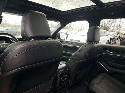 New 2026 Jeep Grand Cherokee L Limited AWD/4WD image 12
