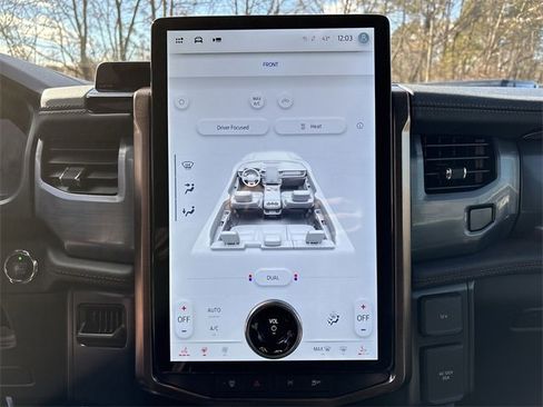 Used 2022 Ford F150 Lightning Lariat image 19