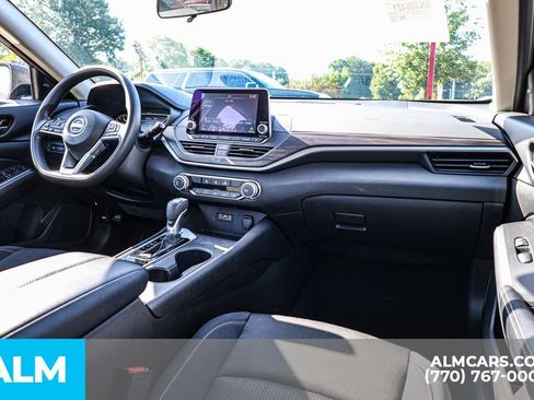 Used 2025 Nissan Altima 2.5 SV FWD image 29