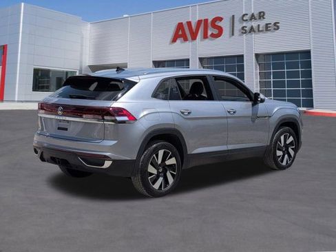Used 2025 Volkswagen Atlas Cross Sport SE FWD image 6