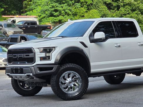 Used 2019 Ford F150 Raptor w/ Equipment Group 802A Luxury AWD/4WD image 2