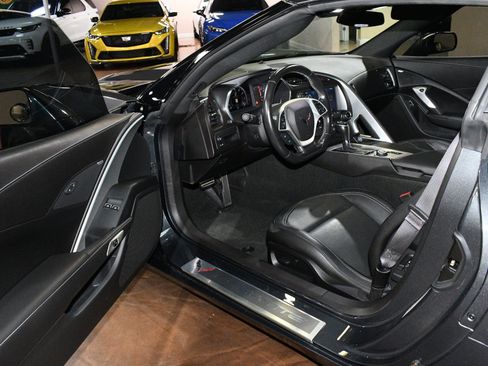Used 2017 Chevrolet Corvette Stingray Coupe w/ 1LT RWD image 47