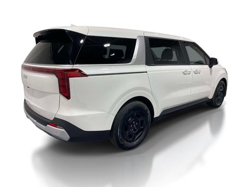 New 2026 Kia Carnival FWD image 4