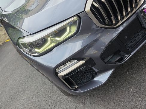 Used 2020 BMW X5 M50i w/ Premium Package image 9