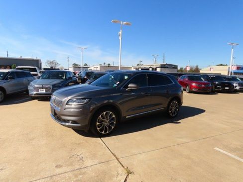 Certified 2023 Lincoln Nautilus Reserve w/ Luxury Package image 2