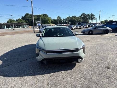 Used 2025 Kia K4 FWD image 8