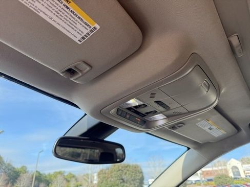 Used 2018 GMC Acadia Denali w/ Technology Package image 25