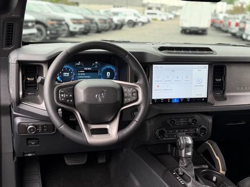 New 2026 Ford Bronco Badlands w/ Sasquatch Package AWD/4WD image 6