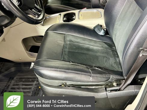 Used 2018 Dodge Grand Caravan SXT FWD image 22