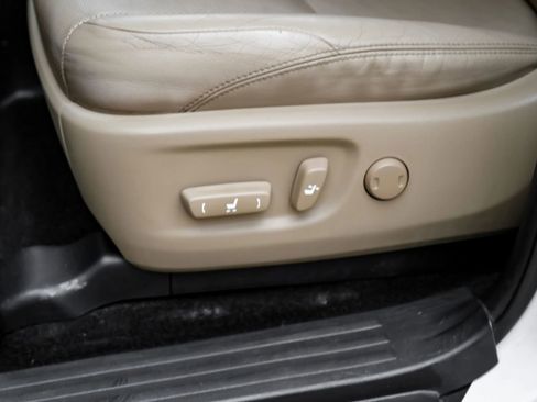 Used 2015 Toyota 4Runner Limited image 37