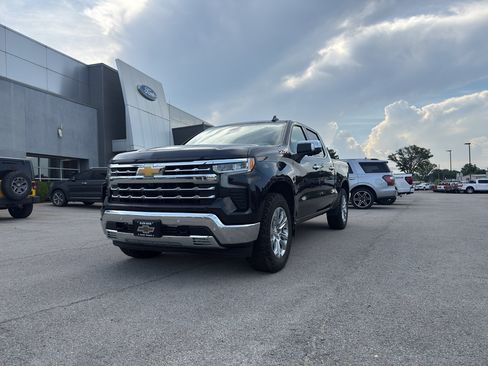 Used 2024 Chevrolet Silverado 1500 LTZ w/ LTZ Premium Package AWD/4WD image 1