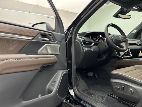 New 2026 GMC Acadia Denali Ultimate w/ LPO, Floor Liner Package AWD/4WD image 20