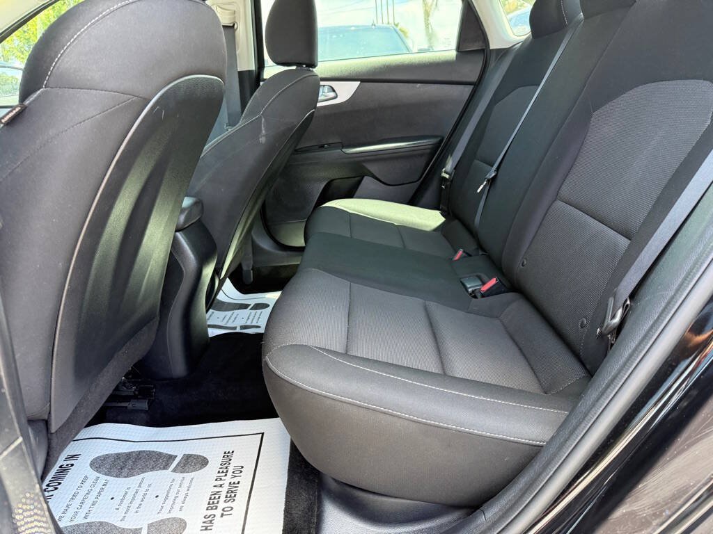 Used 2022 Kia Forte LXS FWD image 24